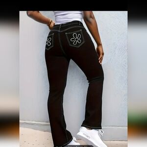 New Women's Plus Embroidered Flare Leg Jeans sz 3xl(18)
